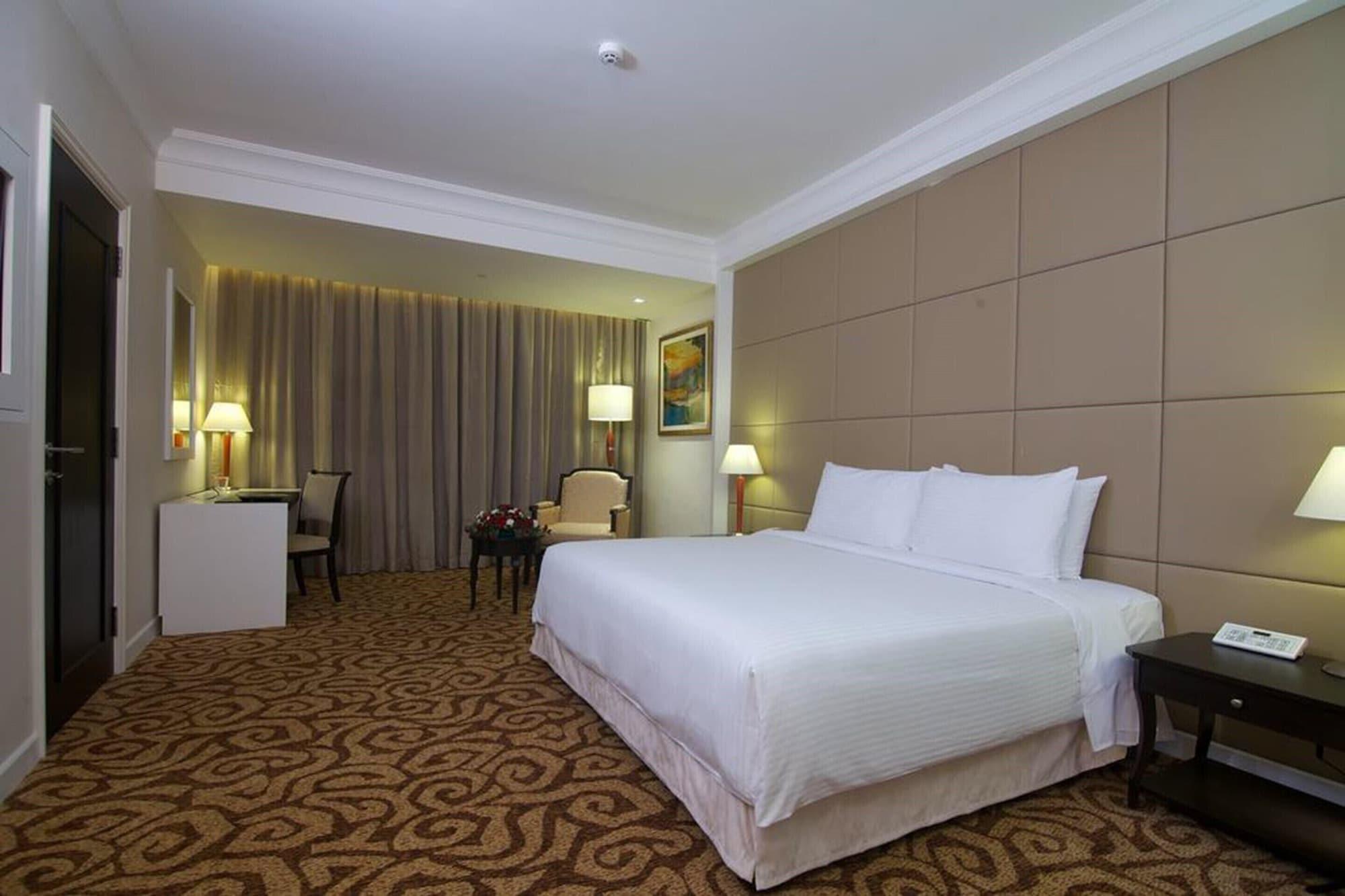 Perdana Kota Bharu Hotel Екстериор снимка